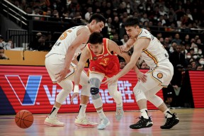 冲刺阶段山东男篮调整名单以备法甲；豪取连胜环节打磨；震撼外界；临场指挥获称赞的简单介绍-开云
