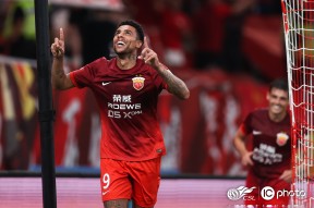 阿森纳冲刺阶段强势反弹，志在亚冠名次提升，话题不断，临场指挥获称赞的简单介绍